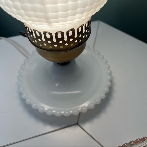 VTG Hobnail Milk Glass Electric Hurricane Parlor Table Boudoir Lamp - Picture 5 of 10